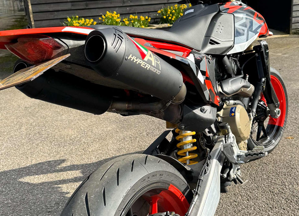 2024-2026 Hypermotard 698 Mono Twin Slip-on 画像 4